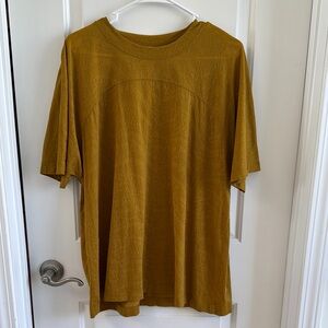 Lululemon relaxed fit training tee color gold spice